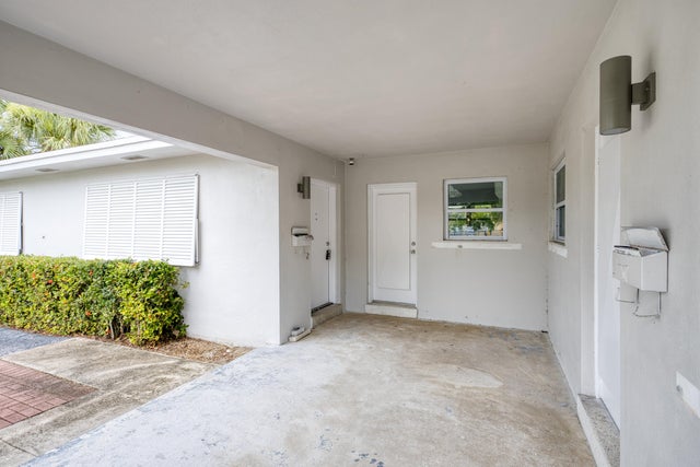 5 of 36 - 522 Eastwind Drive, North Palm Beach, FL