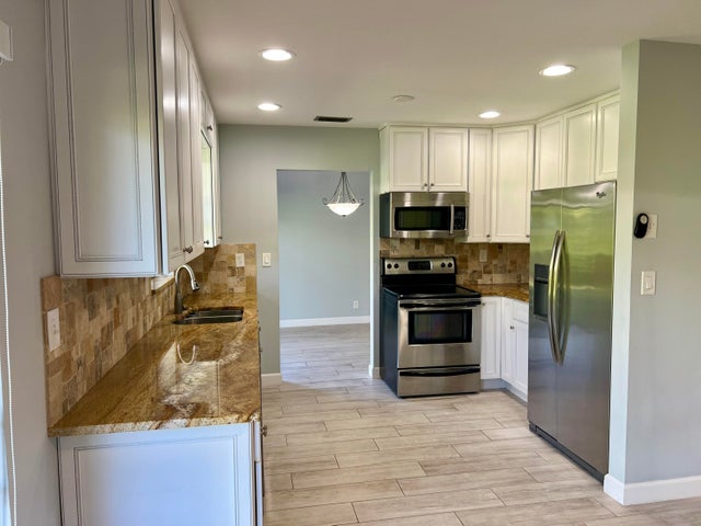 2 of 39 - 4392 Colette Drive, Tequesta, FL