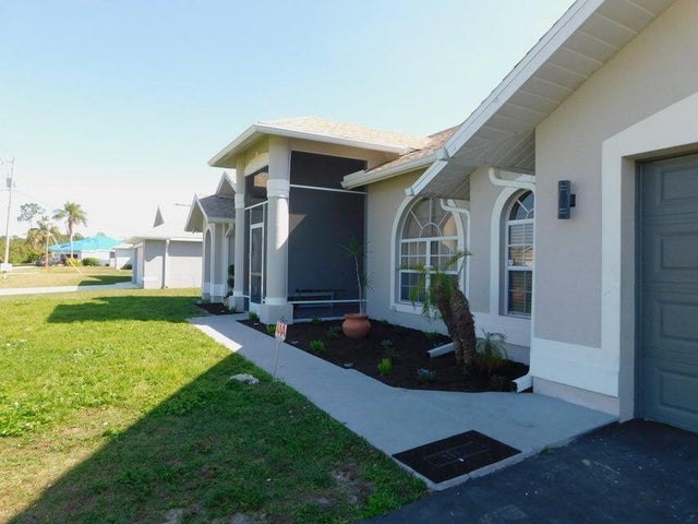 3 of 27 - 680 Manhattan Street E, Lehigh Acres, FL