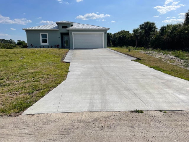 1 of 19 - 115 Lansing Circle #11, Labelle, FL