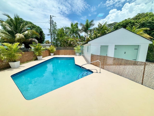 1 of 41 - 606 Avenida Alegre, West Palm Beach, FL