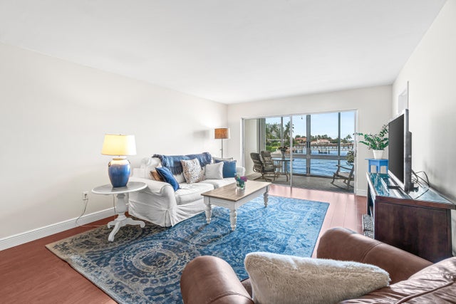 3 of 35 - 410 Wilma Circle #203, Riviera Beach, FL