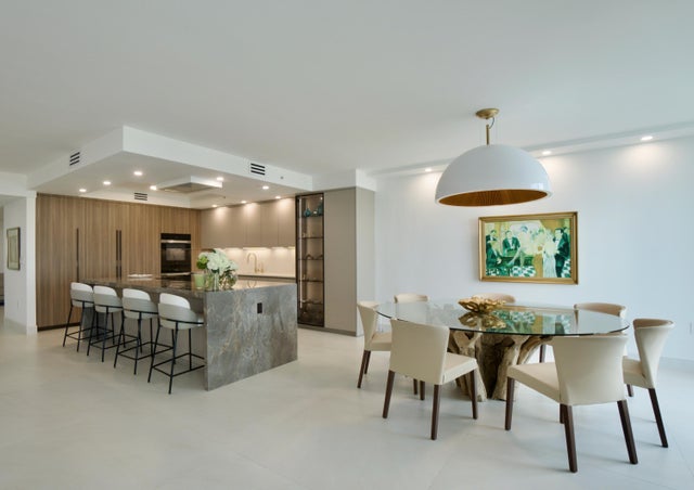 2 of 63 - 20201 E Country Club Drive #1005, Aventura, FL