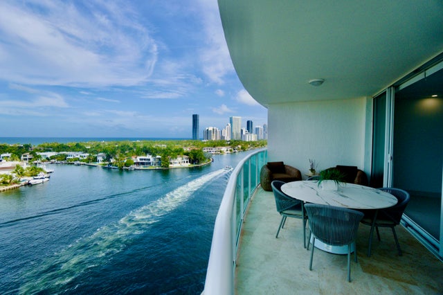 5 of 63 - 20201 E Country Club Drive #1005, Aventura, FL