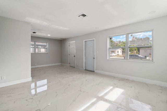 4 of 17 - 2844 Nw 8 Street, Fort Lauderdale, FL