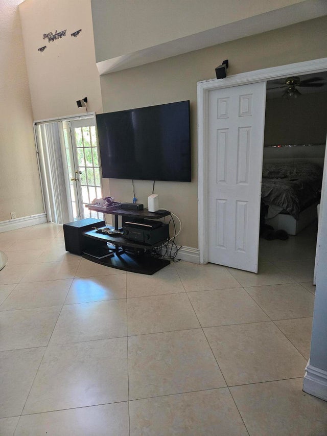 4 of 5 - 5208 Edenwood Road, Riviera Beach, FL