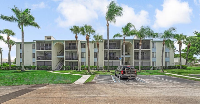 2 of 36 - 1112 Green Pine Boulevard #g3, West Palm Beach, FL