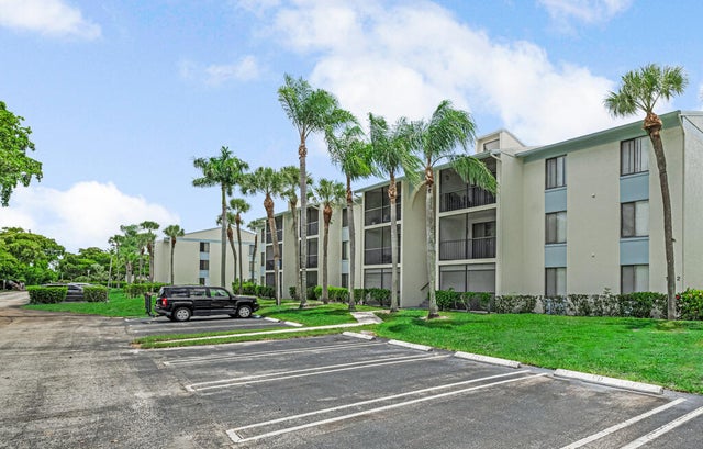 3 of 36 - 1112 Green Pine Boulevard #g3, West Palm Beach, FL
