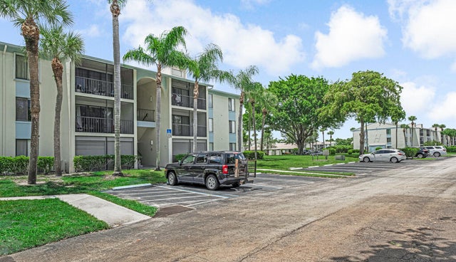 4 of 36 - 1112 Green Pine Boulevard #g3, West Palm Beach, FL