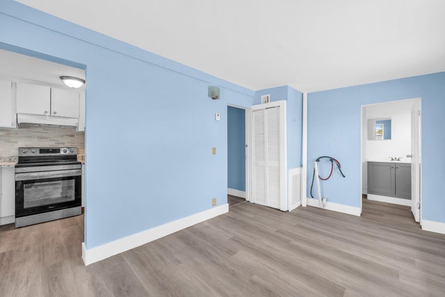 3 of 14 - 1497 Silver Beach Road, Riviera Beach, FL