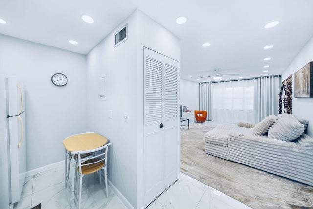 2 of 28 - 129 Lake Carol Drive #129, West Palm Beach, FL