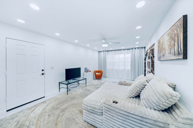 3 of 28 - 129 Lake Carol Drive #129, West Palm Beach, FL
