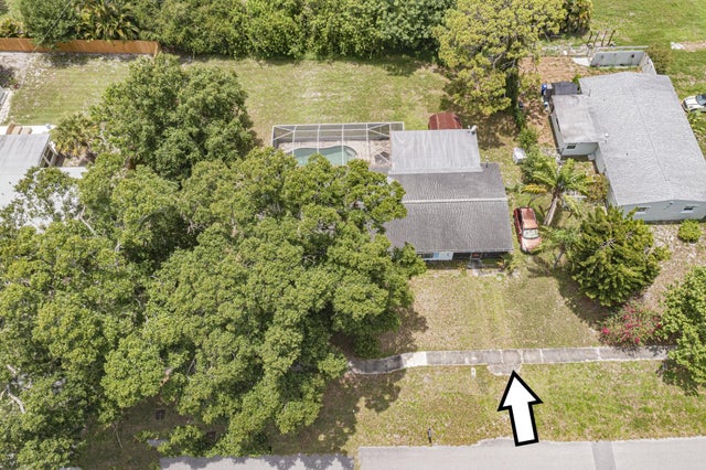 1 of 28 - 2185 32nd Avenue, Vero Beach, FL