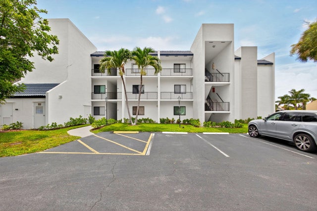 1 of 65 - 1605 S Us Highway 1 #202v6, Jupiter, FL