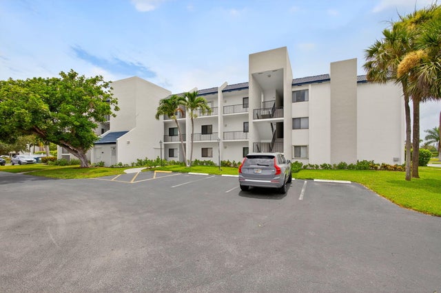 2 of 65 - 1605 S Us Highway 1 #202v6, Jupiter, FL