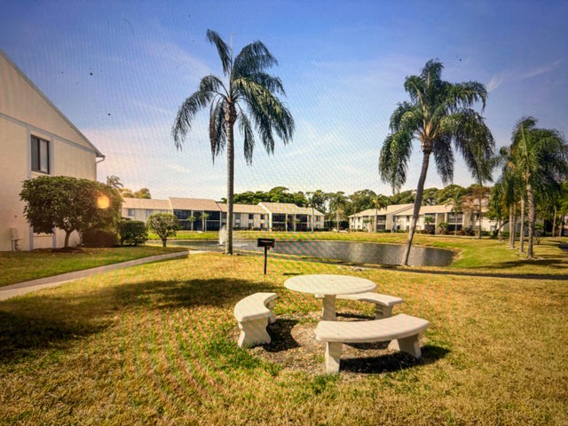 5 of 6 - 1115 Green Pine Boulevard #f2, West Palm Beach, FL