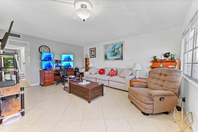 3 of 52 - 4031 Lyndhurst J, Deerfield Beach, FL
