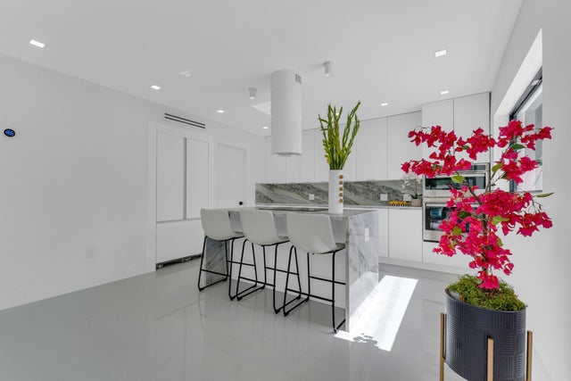 3 of 60 - 2724 N Ocean Boulevard, Fort Lauderdale, FL
