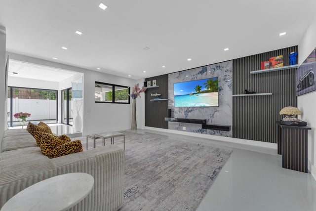 4 of 60 - 2724 N Ocean Boulevard, Fort Lauderdale, FL