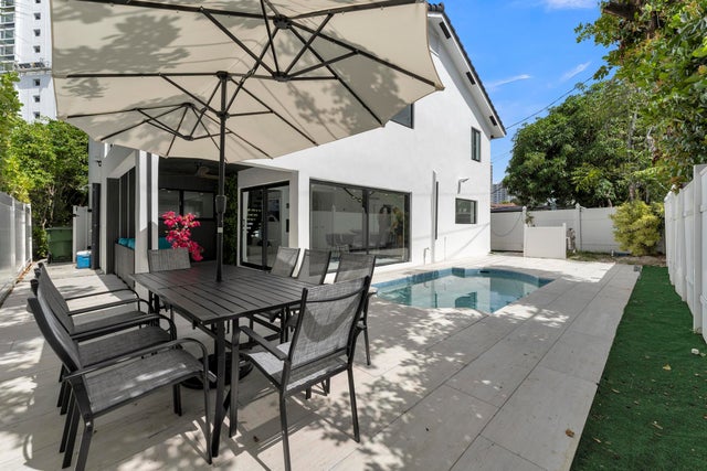 5 of 60 - 2724 N Ocean Boulevard, Fort Lauderdale, FL