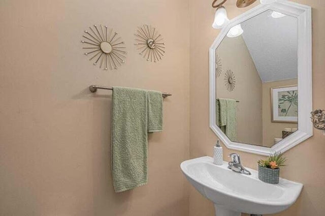 5 of 33 - 2036 Se Avon Park Drive, Port Saint Lucie, FL