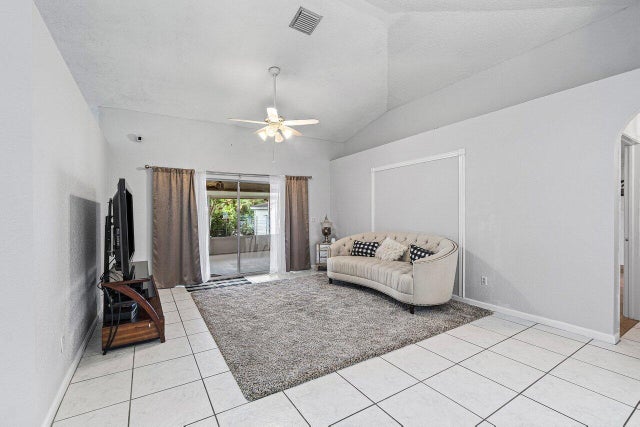 4 of 34 - 7600 Cocoanut Drive, Lake Worth, FL