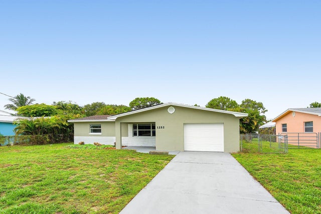 2 of 36 - 1252 Ne South Street, Jensen Beach, FL