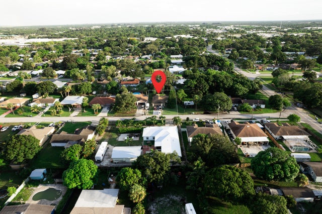 1 of 19 - 805 Ixoria Avenue, Fort Pierce, FL