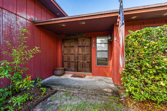 1 of 31 - 5100 Se Meadow Springs Boulevard, Stuart, FL