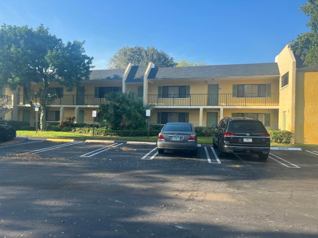 1 of 14 - 814 Meadows Circle #814, Boynton Beach, FL