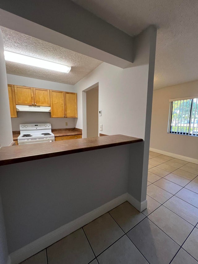 5 of 14 - 814 Meadows Circle #814, Boynton Beach, FL