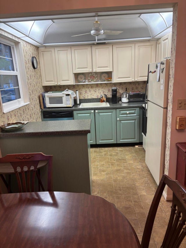 4 of 10 - 2929 Se Ocean Boulevard #j10, Stuart, FL