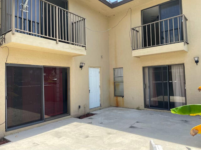 1 of 6 - 1458 N Lawnwood Circle #28b, Fort Pierce, FL