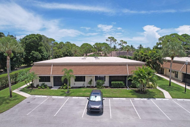 2 of 35 - 104 Half Moon Circle #a, Jupiter, FL