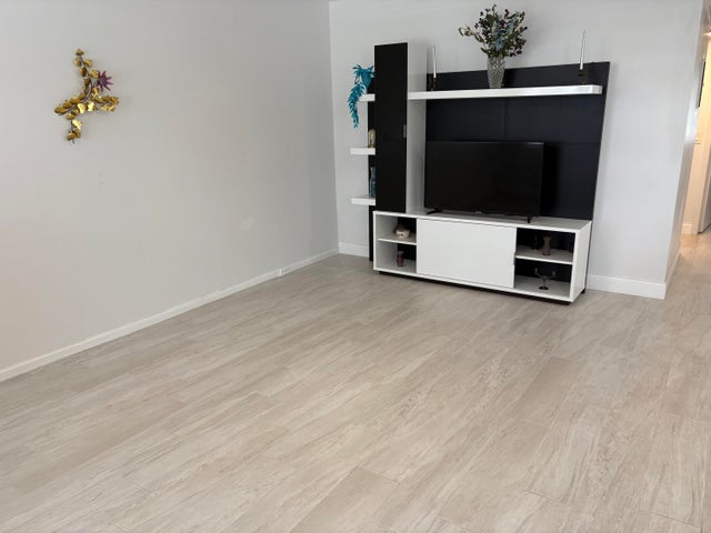 5 of 18 - 2084 Exeter E #2084 E, Boca Raton, FL
