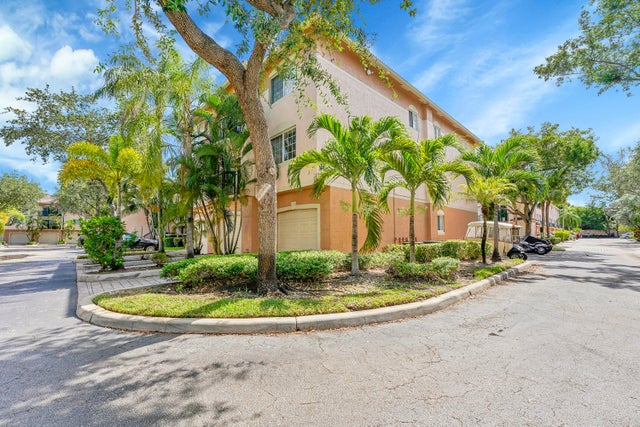 3 of 45 - 2033 Se 10th Avenue #616, Fort Lauderdale, FL