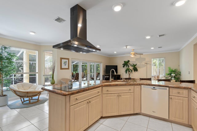 5 of 46 - 300 Sw 15th Drive, Boca Raton, FL