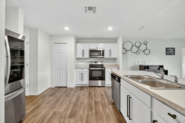 4 of 28 - 2462 Se Watercrest Street, Port Saint Lucie, FL