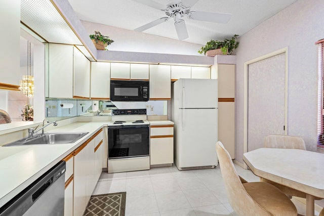 4 of 30 - 8196 Whispering Palm Drive #e, Boca Raton, FL