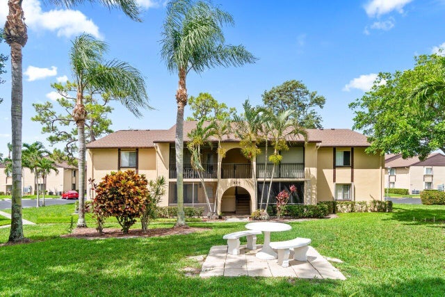 1 of 28 - 429 Pine Glen #c2, Greenacres, FL