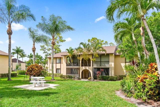 2 of 28 - 429 Pine Glen #c2, Greenacres, FL
