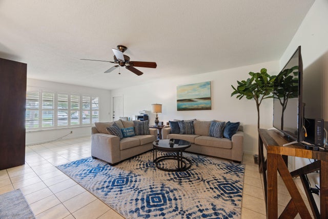 2 of 17 - 355 Main Boulevard #b, Boynton Beach, FL