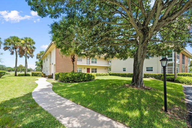 4 of 40 - 43 Vista Gardens Trail #106, Vero Beach, FL