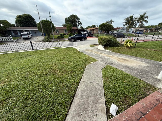 3 of 34 - 1520 W 11th Street, Riviera Beach, FL