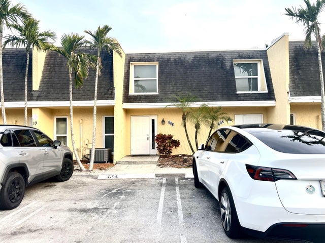 1 of 18 - 606 Sw 1st Street, Boynton Beach, FL