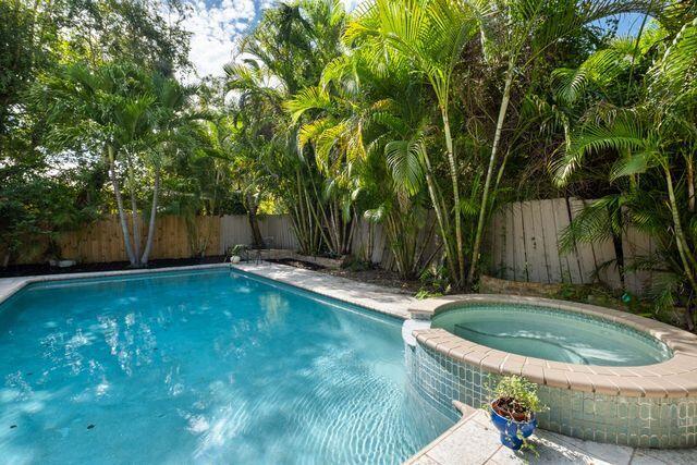 4 of 36 - 322 Valencia Road, West Palm Beach, FL