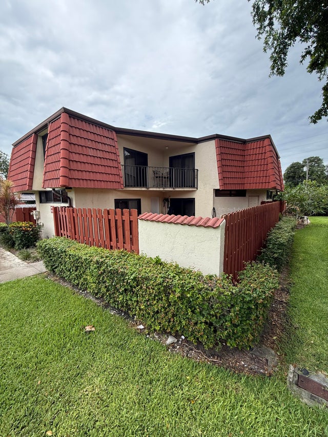 3 of 21 - 3830 Victoria Drive, West Palm Beach, FL