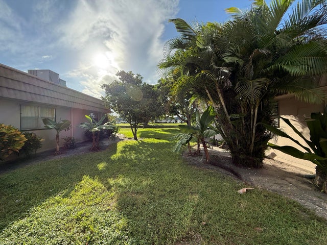 4 of 15 - 225 Seville #j, Delray Beach, FL