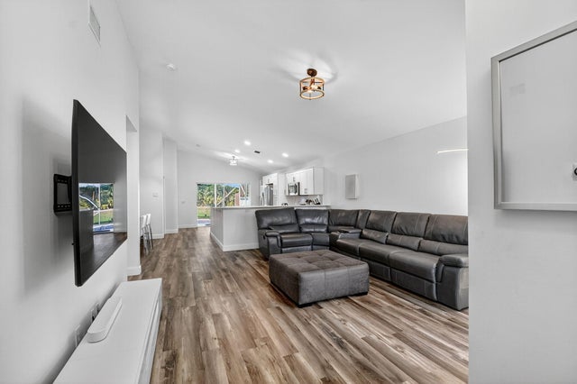 5 of 77 - 1891 Oak Berry Circle, Wellington, FL