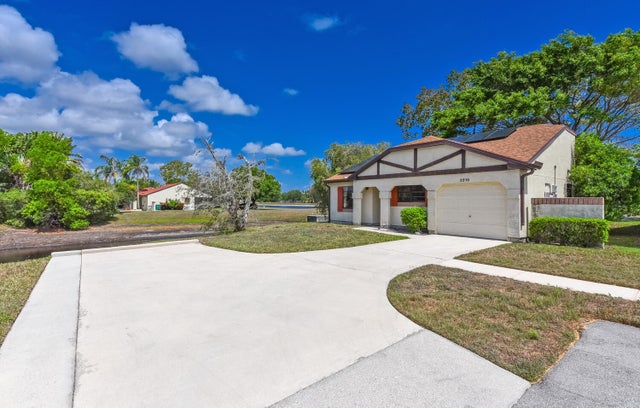 1 of 29 - 2210 Se Brekenridge Circle, Port Saint Lucie, FL